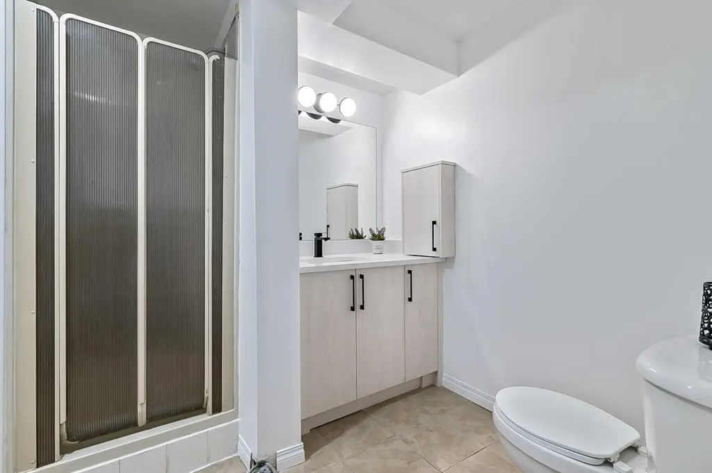 399 Maitland Crescent NE Calgary AB T2A 5T6