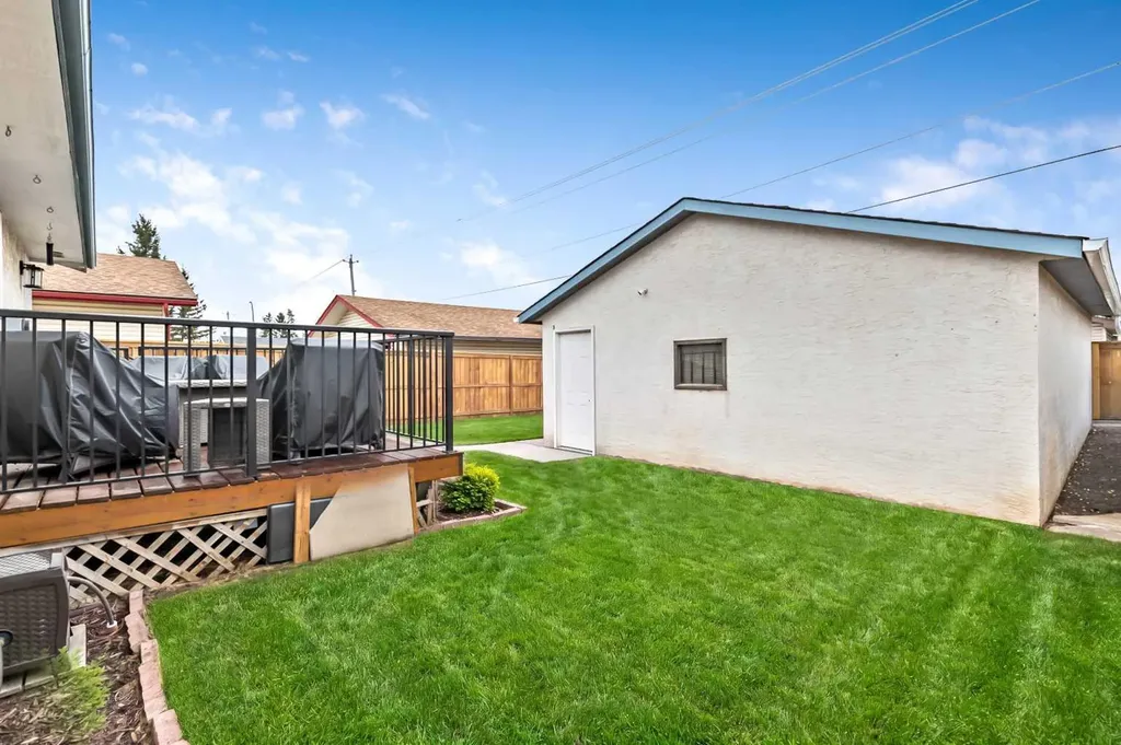 399 Maitland Crescent NE Calgary AB T2A 5T6