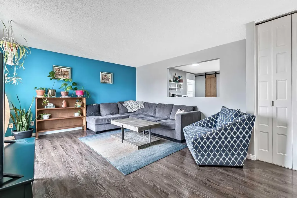 399 Maitland Crescent NE Calgary AB T2A 5T6