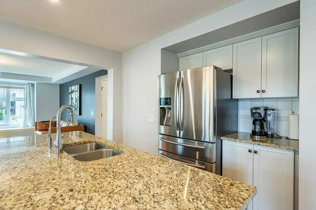 15 Windwood Grove SW Airdrie AB T4B 3T2