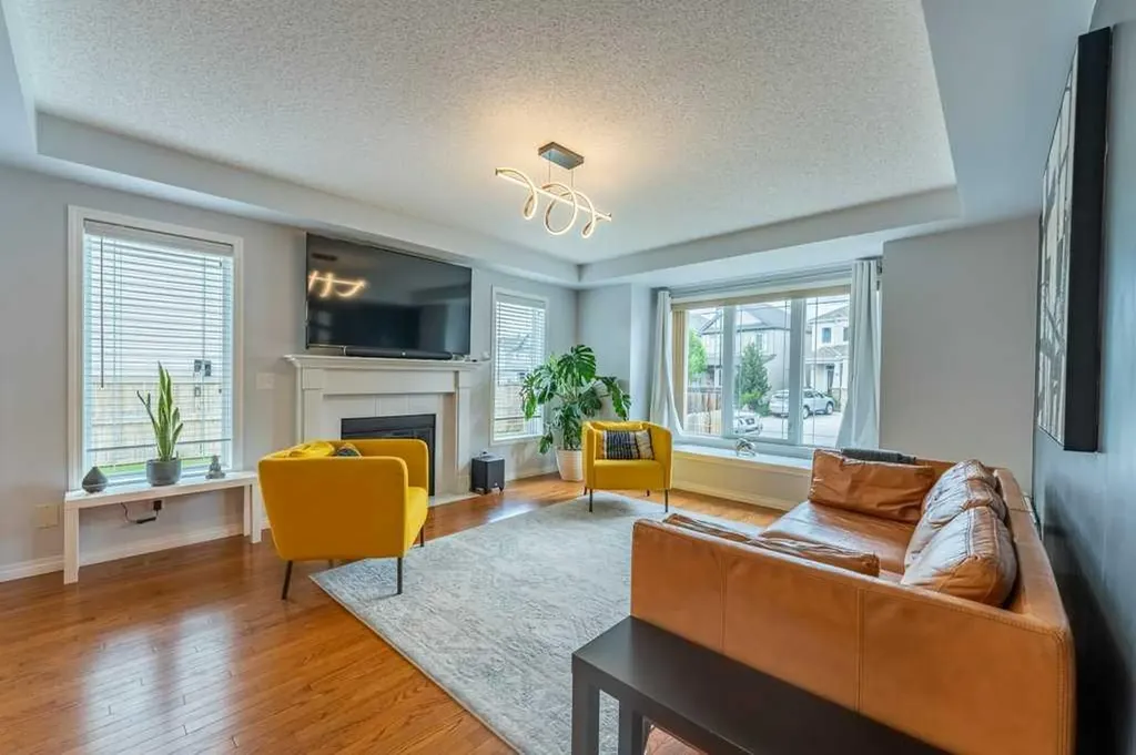 15 Windwood Grove SW Airdrie AB T4B 3T2