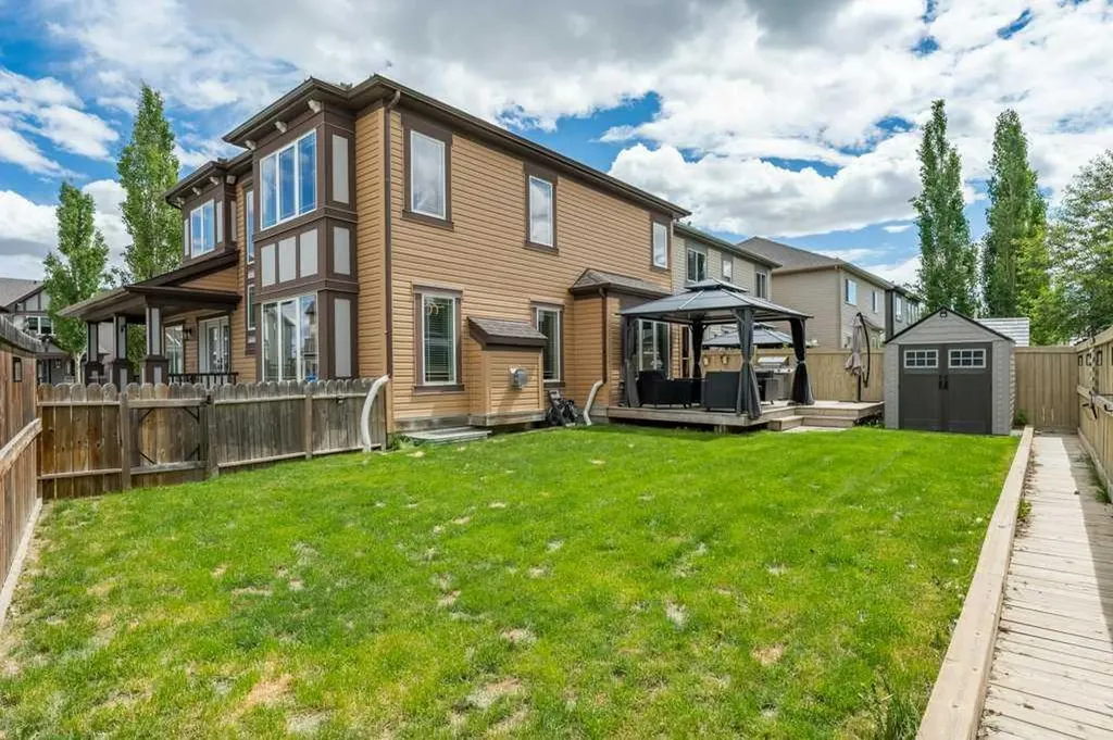 15 Windwood Grove SW Airdrie AB T4B 3T2