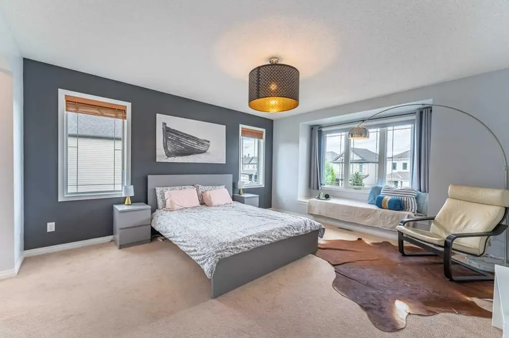 15 Windwood Grove SW Airdrie AB T4B 3T2