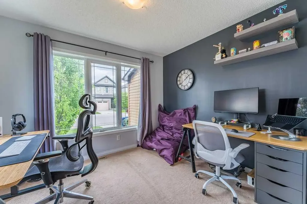 15 Windwood Grove SW Airdrie AB T4B 3T2