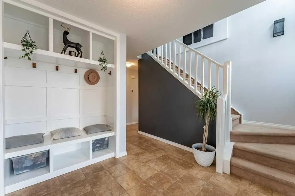 15 Windwood Grove SW Airdrie AB T4B 3T2