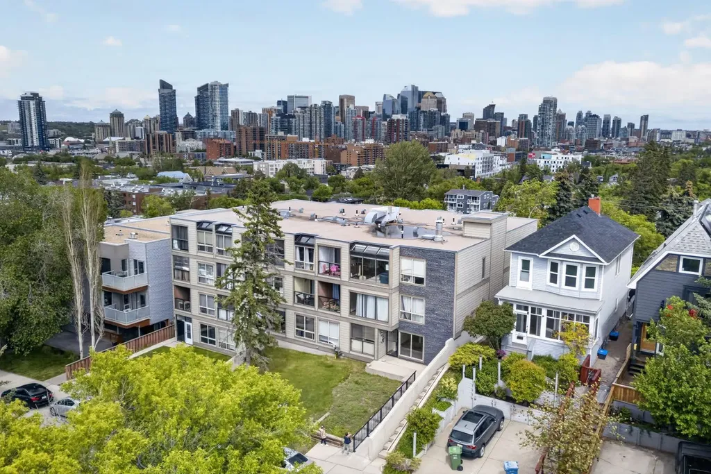 2130 17 Street SW Calgary AB T2T 4M5