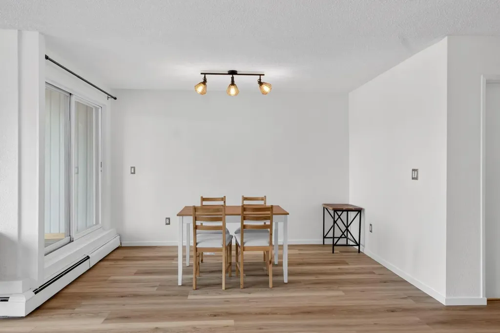 2130 17 Street SW Calgary AB T2T 4M5