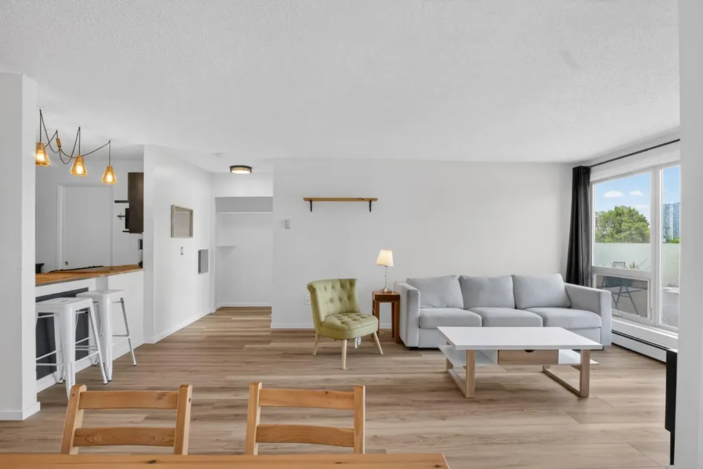 2130 17 Street SW Calgary AB T2T 4M5