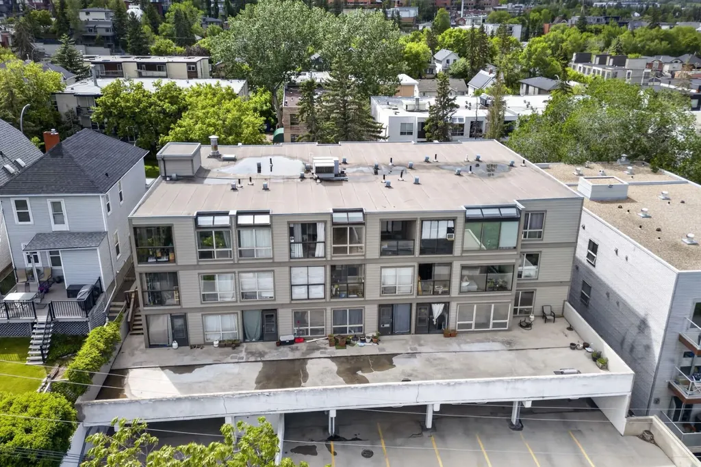 2130 17 Street SW Calgary AB T2T 4M5