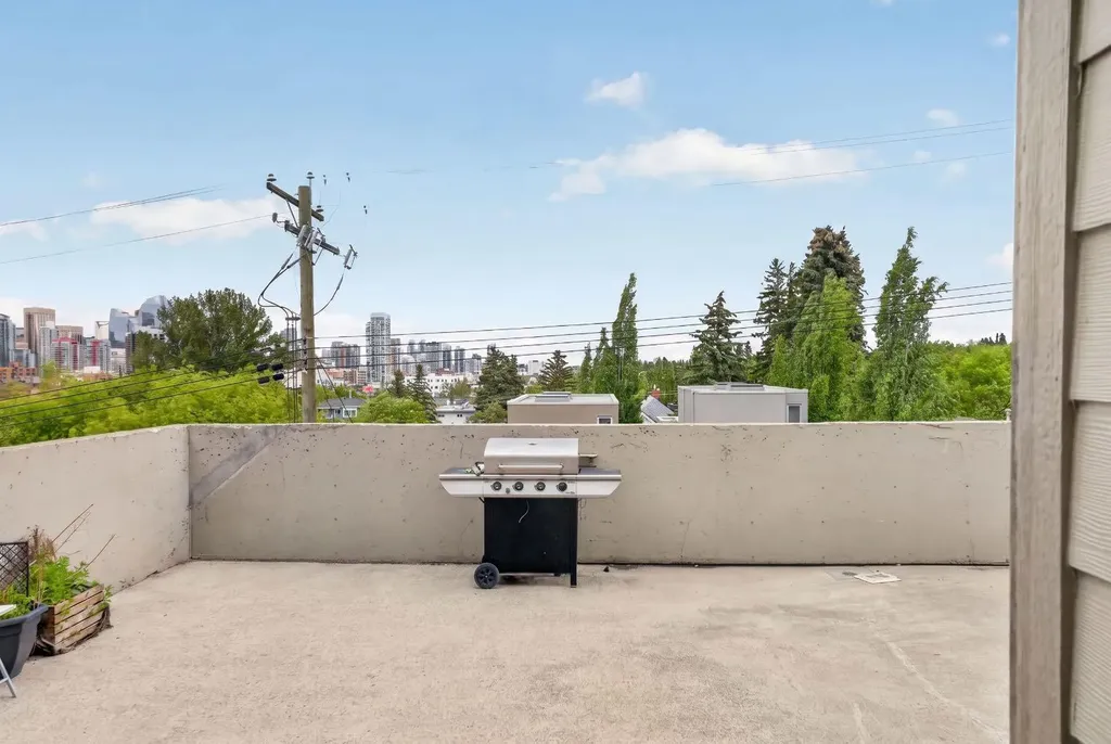 2130 17 Street SW Calgary AB T2T 4M5