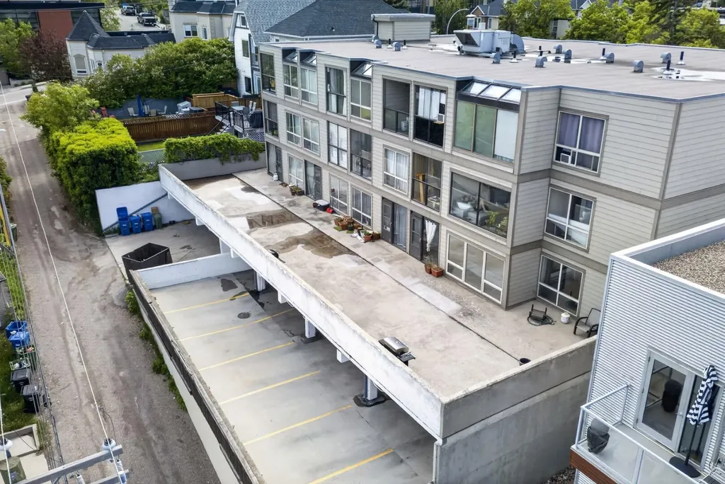 2130 17 Street SW Calgary AB T2T 4M5
