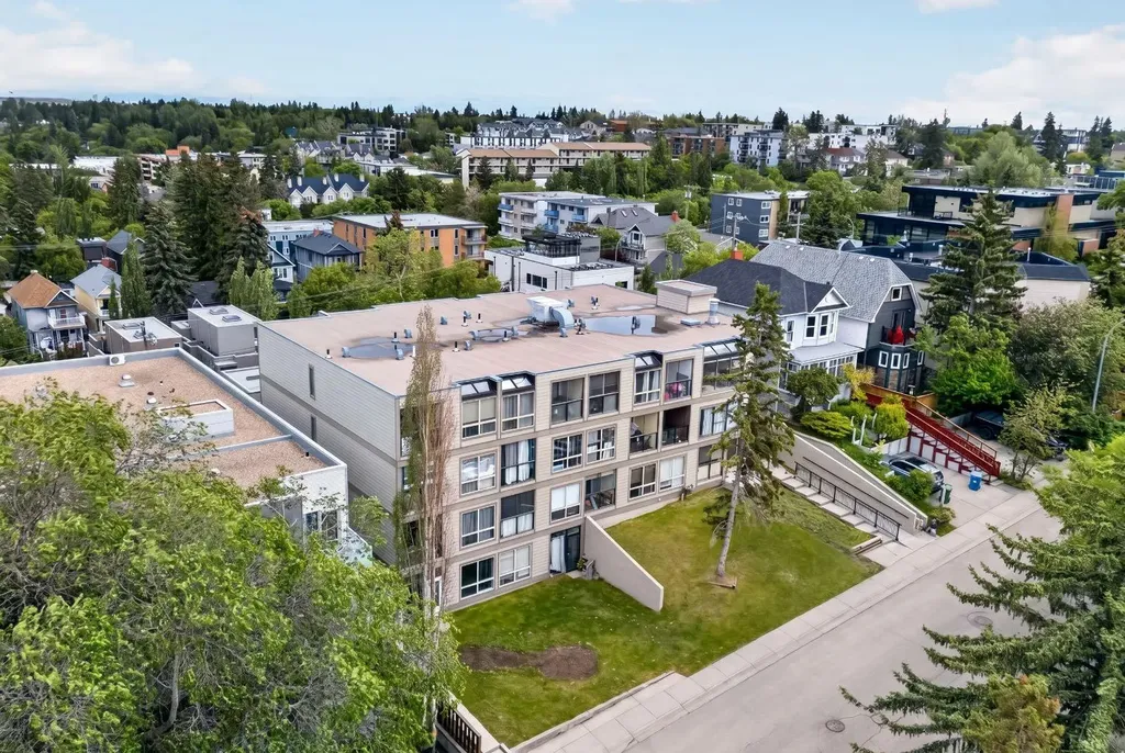 2130 17 Street SW Calgary AB T2T 4M5