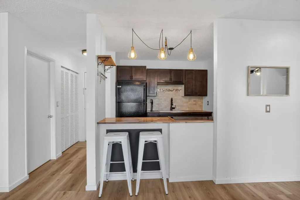 2130 17 Street SW Calgary AB T2T 4M5