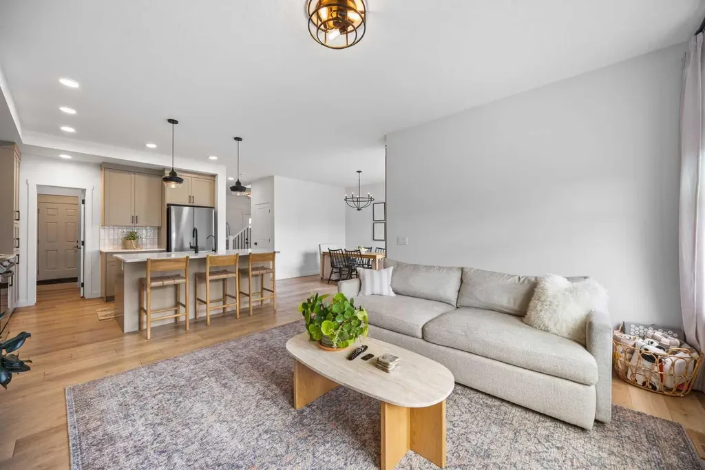 519 Clydesdale Way Cochrane AB T4C 3B6