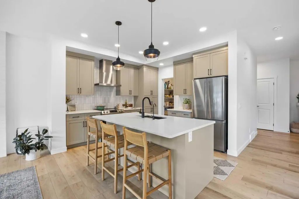 519 Clydesdale Way Cochrane AB T4C 3B6