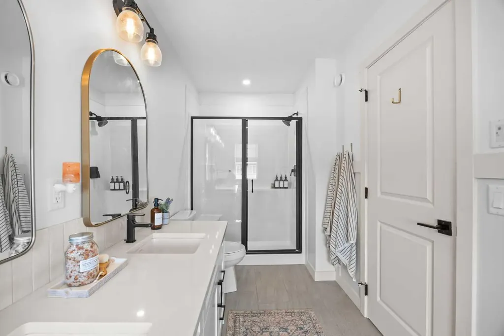 519 Clydesdale Way Cochrane AB T4C 3B6
