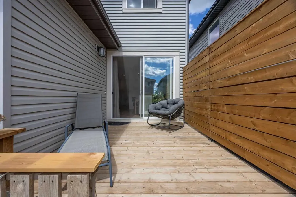 519 Clydesdale Way Cochrane AB T4C 3B6