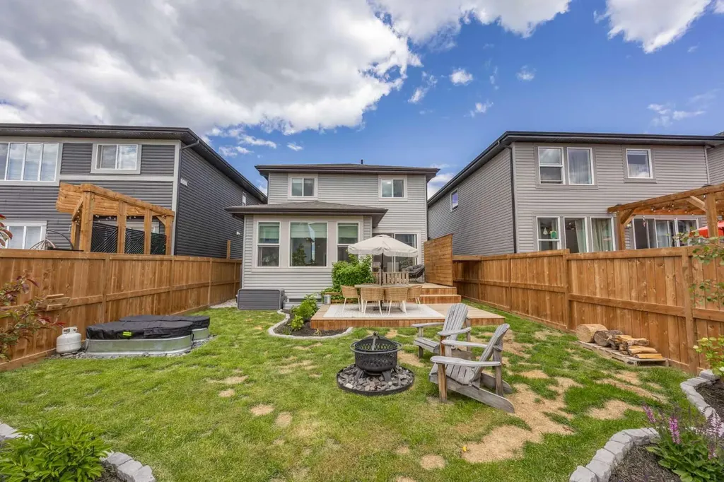 519 Clydesdale Way Cochrane AB T4C 3B6