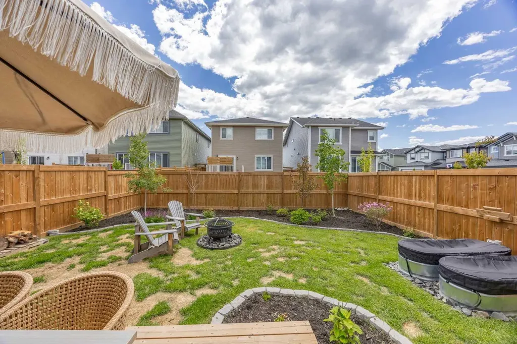 519 Clydesdale Way Cochrane AB T4C 3B6