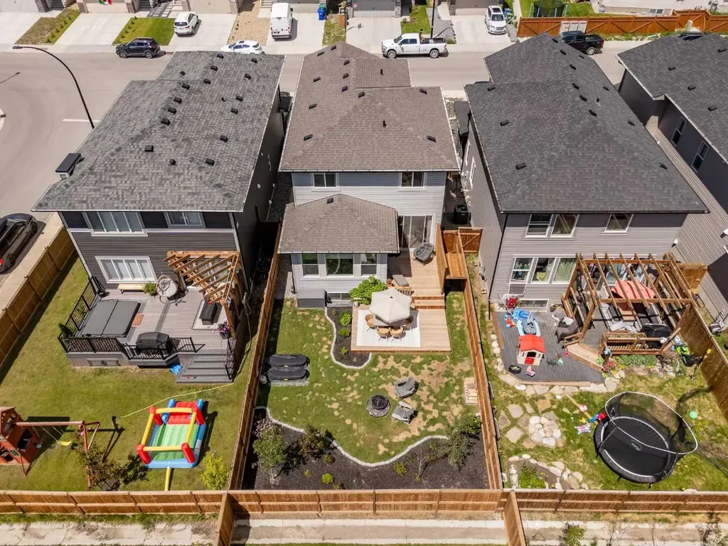 519 Clydesdale Way Cochrane AB T4C 3B6