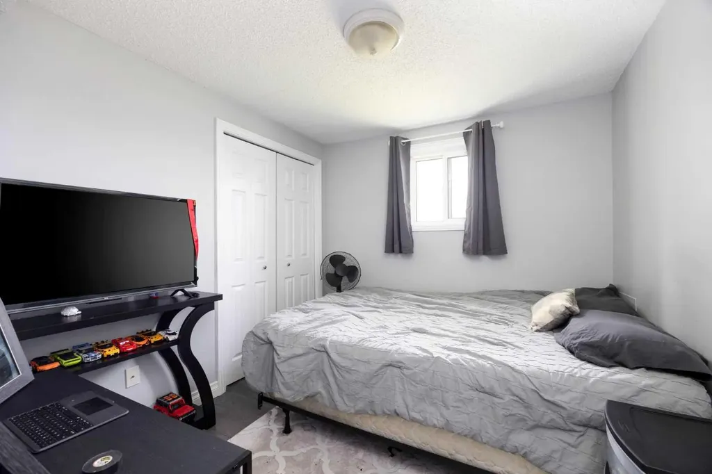 273 Grey Crescent Fort Mcmurray AB T9H 2N7