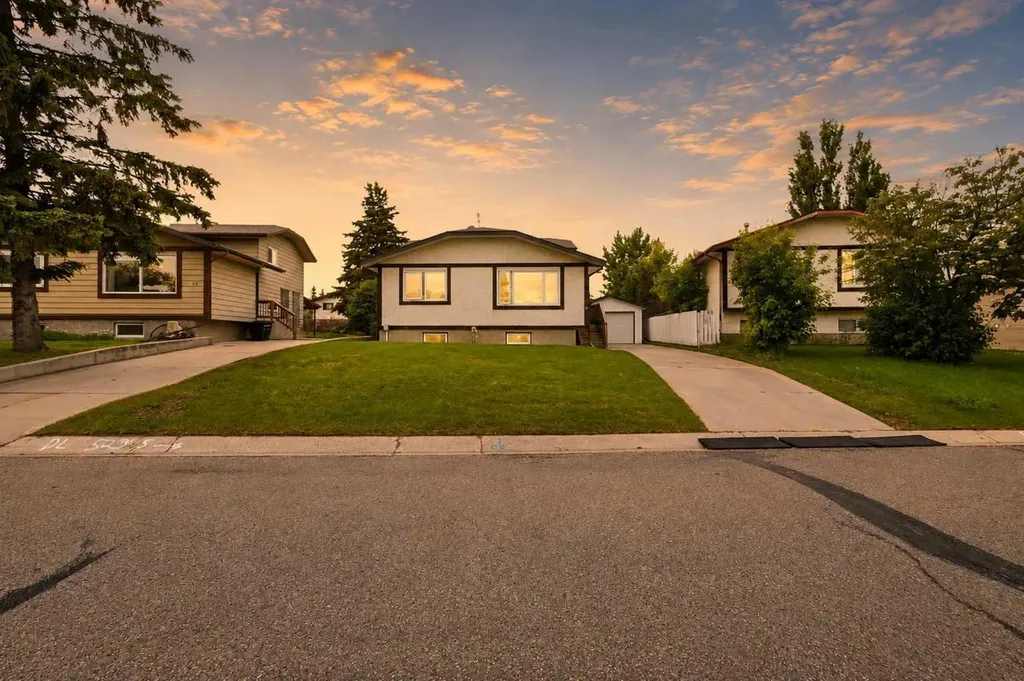 10 Opal Close Lacombe AB T4L 1P9