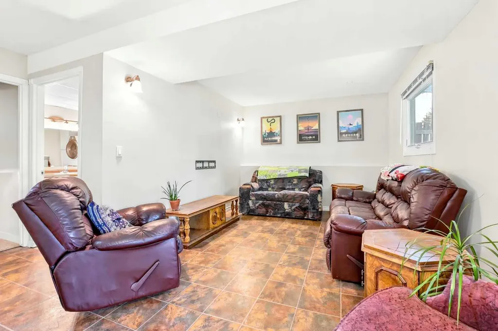 10 Opal Close Lacombe AB T4L 1P9