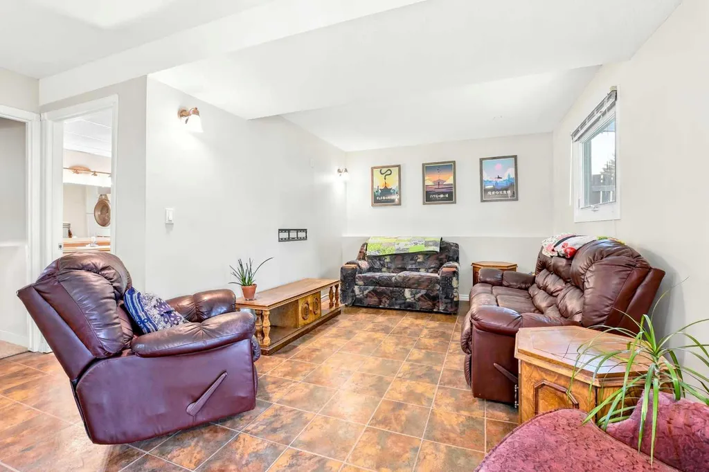 10 Opal Close Lacombe AB T4L 1P9