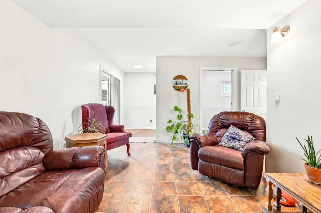 10 Opal Close Lacombe AB T4L 1P9