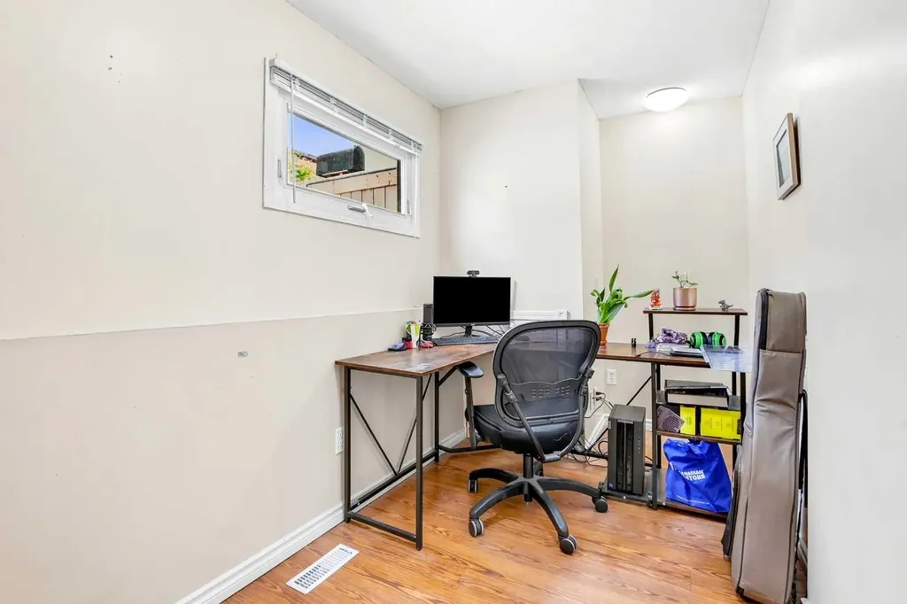 10 Opal Close Lacombe AB T4L 1P9