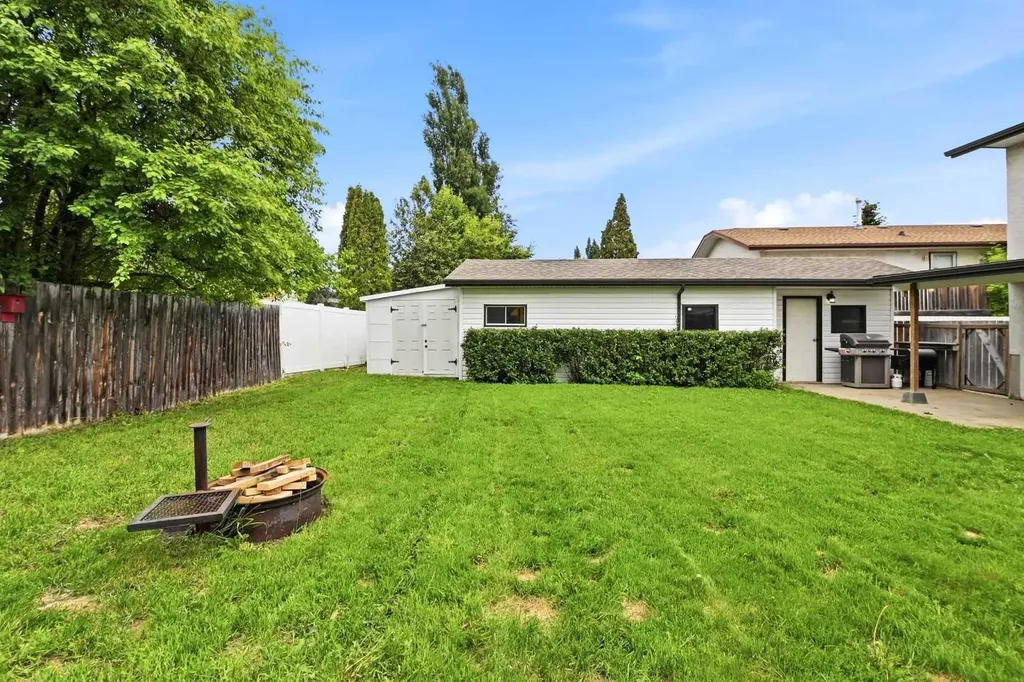 10 Opal Close Lacombe AB T4L 1P9