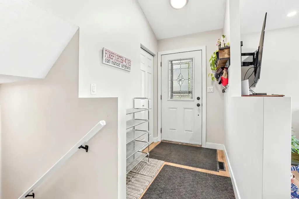 10 Opal Close Lacombe AB T4L 1P9