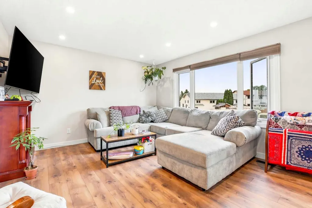 10 Opal Close Lacombe AB T4L 1P9