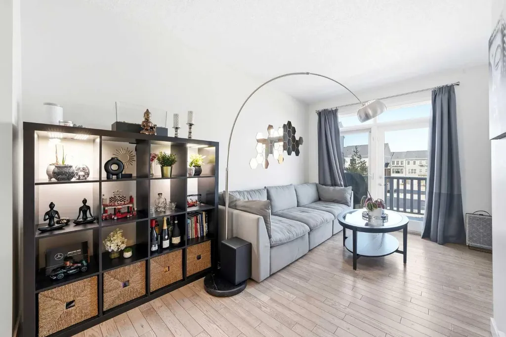 14 Nolan Hill Gate NW Calgary AB T3R 0T9