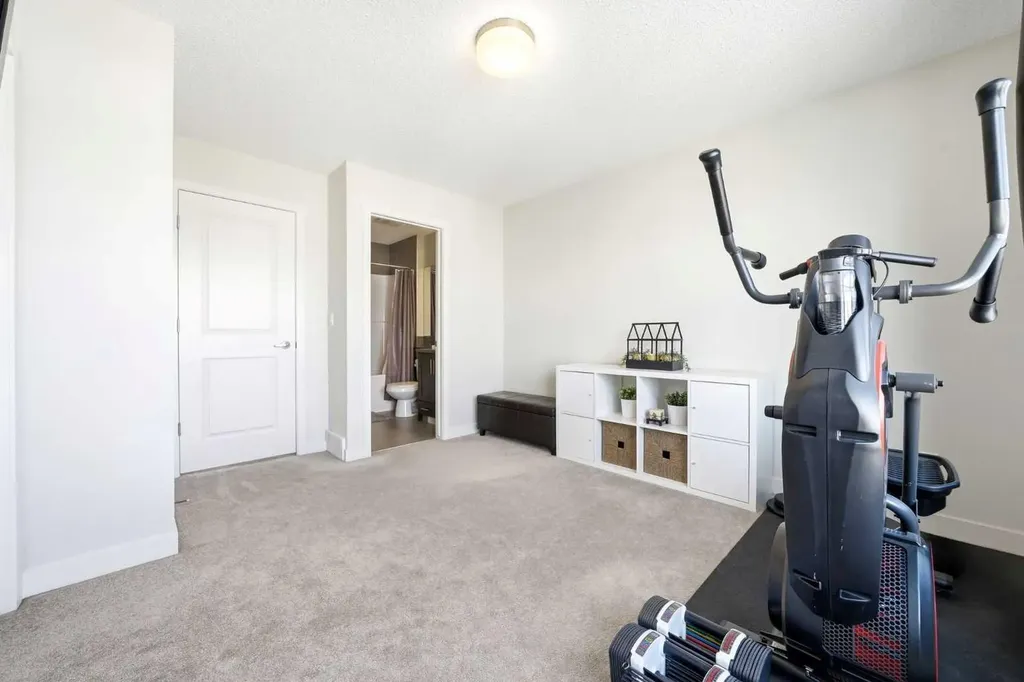 14 Nolan Hill Gate NW Calgary AB T3R 0T9