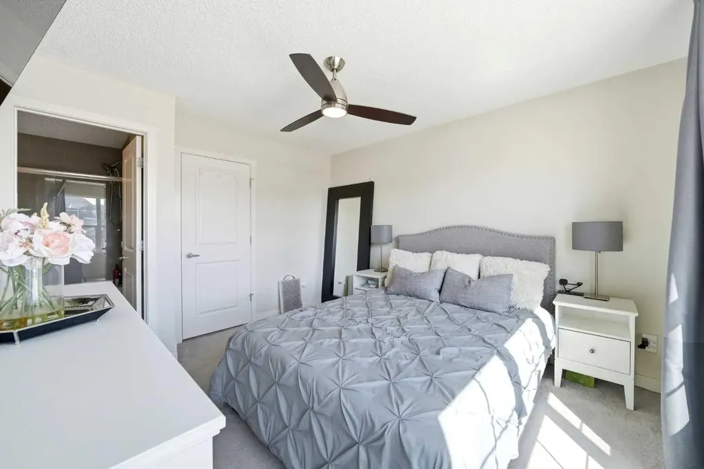 14 Nolan Hill Gate NW Calgary AB T3R 0T9