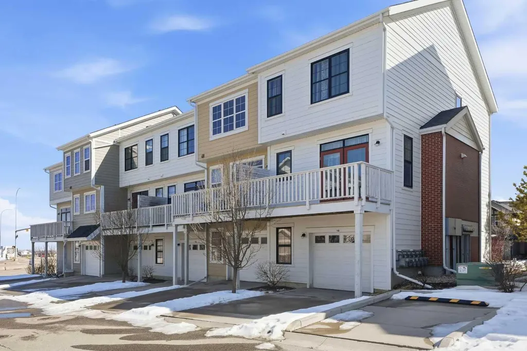 14 Nolan Hill Gate NW Calgary AB T3R 0T9