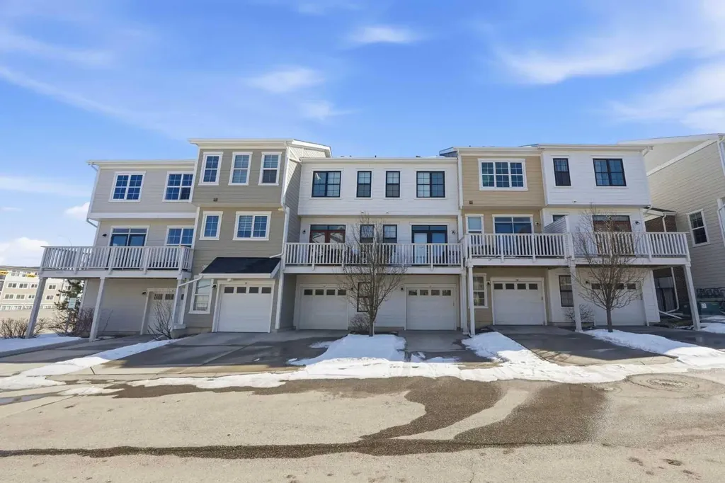 14 Nolan Hill Gate NW Calgary AB T3R 0T9