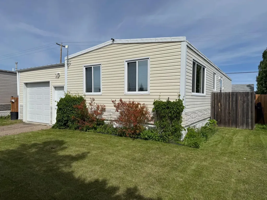 5308 57 Street Lloydminster AB T9V 2A3