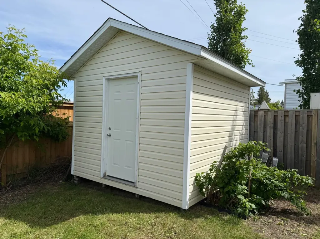 5308 57 Street Lloydminster AB T9V 2A3