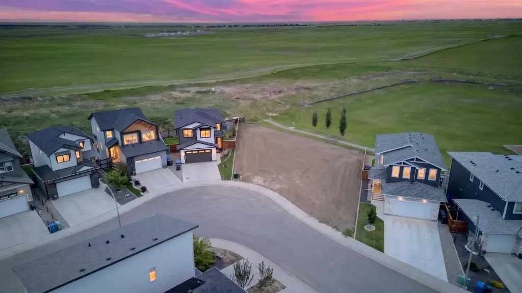1282 Pacific Circle W Lethbridge AB T1J 5V3