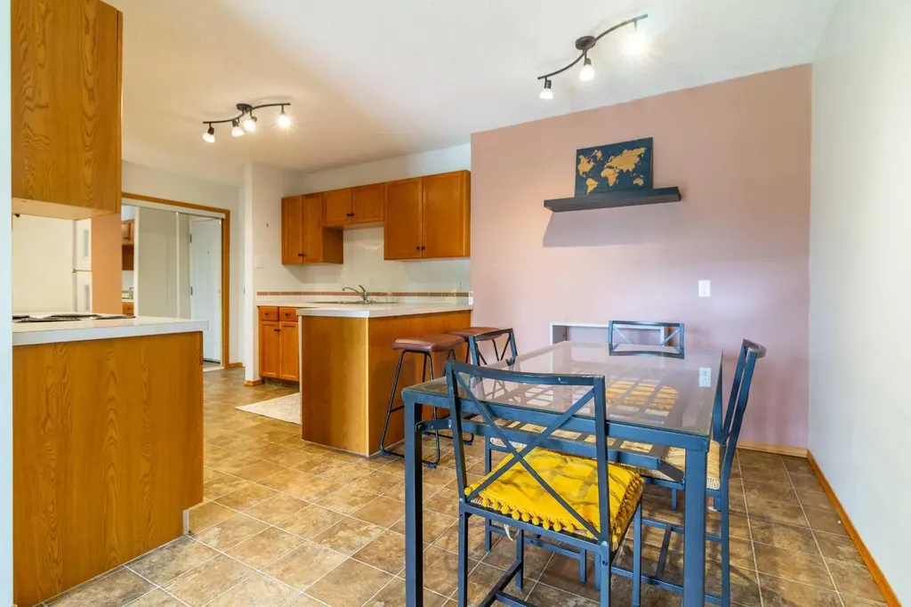 855 Columbia Boulevard W Lethbridge AB T1K 5B8