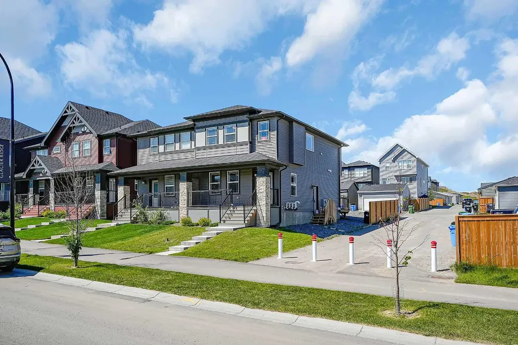 125 Edith Gate NW Calgary AB T3R 1Z2