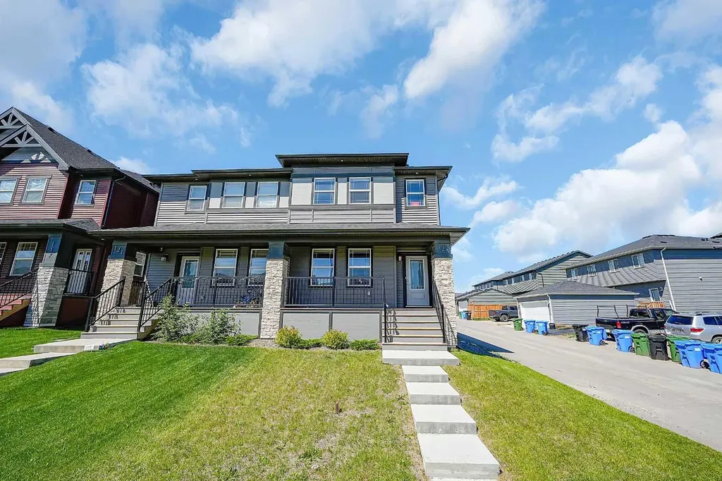 125 Edith Gate NW Calgary AB T3R 1Z2