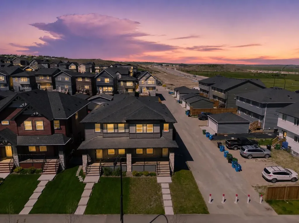 125 Edith Gate NW Calgary AB T3R 1Z2