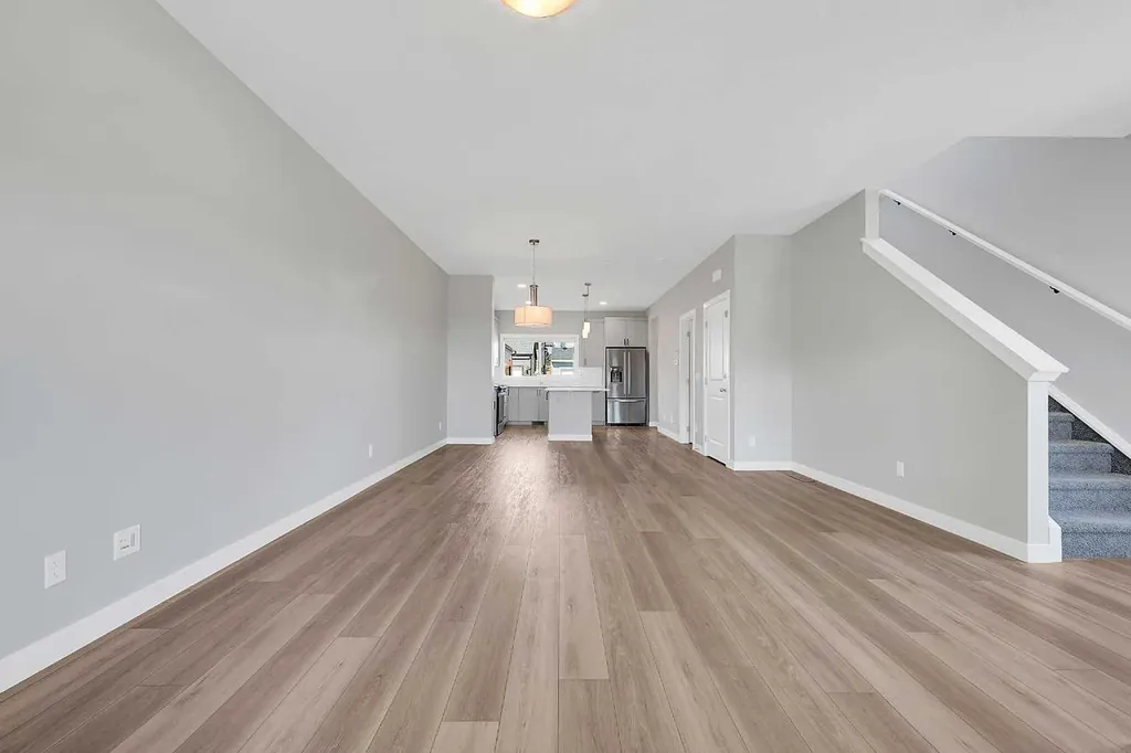 125 Edith Gate NW Calgary AB T3R 1Z2