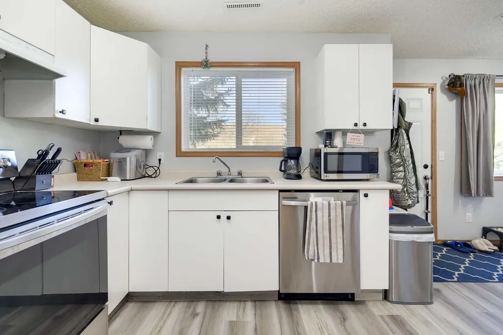 100 Jordan Parkway Red Deer AB T4P 0B6