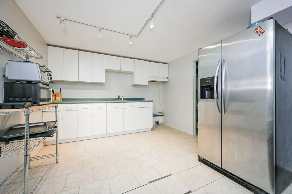 9918 70 Avenue Grande Prairie AB T8V5G6