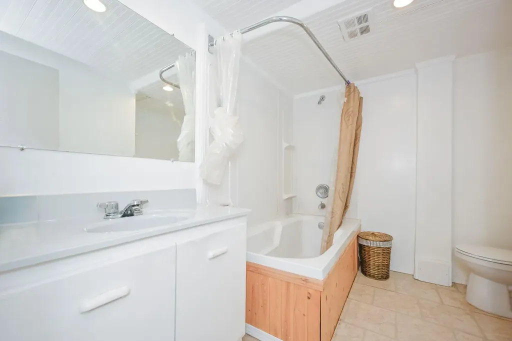9918 70 Avenue Grande Prairie AB T8V5G6