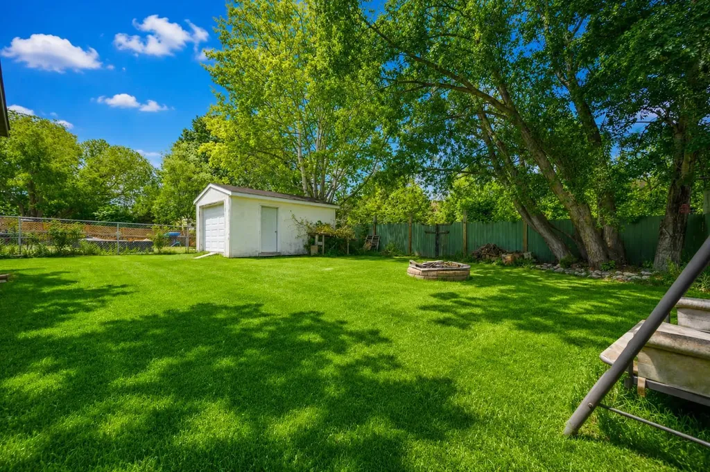 9918 70 Avenue Grande Prairie AB T8V5G6